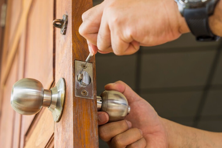 Emergency Locksmith Dubai What to Do When You're Locked Out